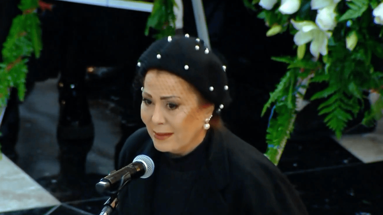 Alejandra Guzmán rompe en llanto al rendirle homenaje a Silvia Pinal