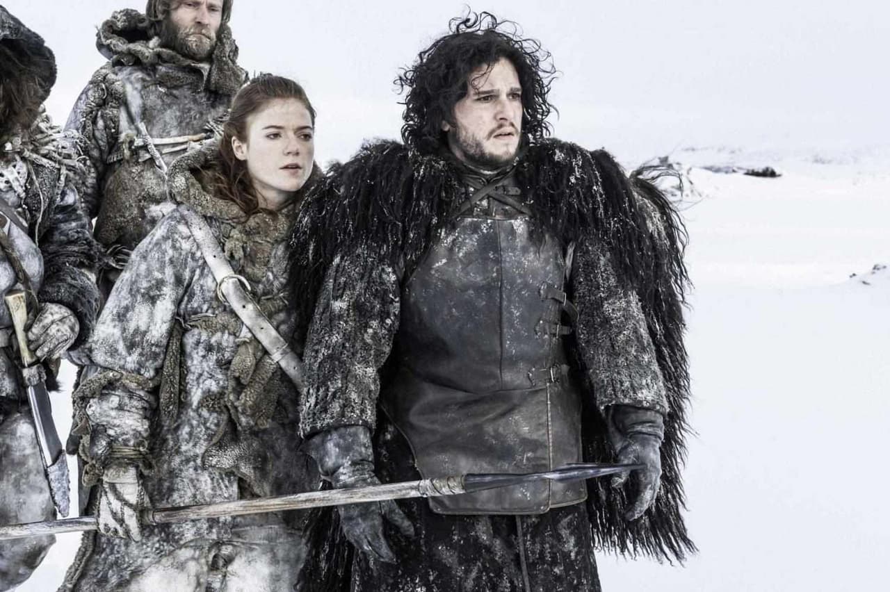 Los actores se comprometieron en 2017 tras trabajar en esta serie (FOTO: HBO)