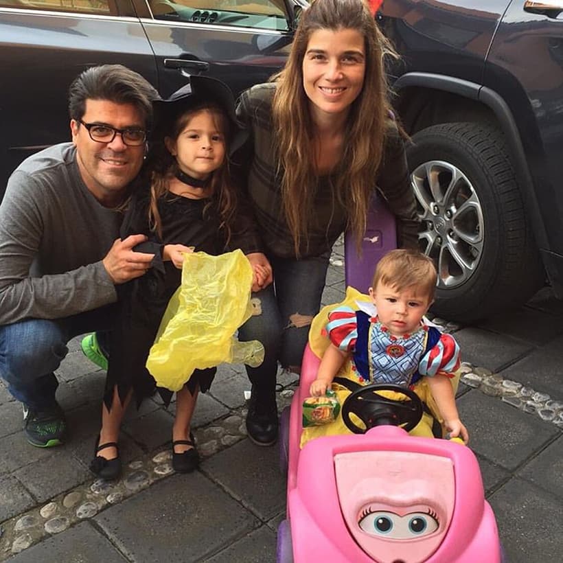 “Yo nunca he sido papá, ella tampoco. Veo a mis amigos que están muy contentos y dicen ‘qué bárbaro, te va a cambiar la vida, duerme, ve al cine, come, no vas a poder salir’, al contrario, no creo que me afecte en lo más mínimo, he tenido sobrinos, a su sobrina que le he cambiado los pañales. Creo que hasta que no me entreguen a la niña yo creo que ahí te cae ‘el veinte’”, indicó Jorge en entrevista a un programa de espectáculos en enero de 2012.