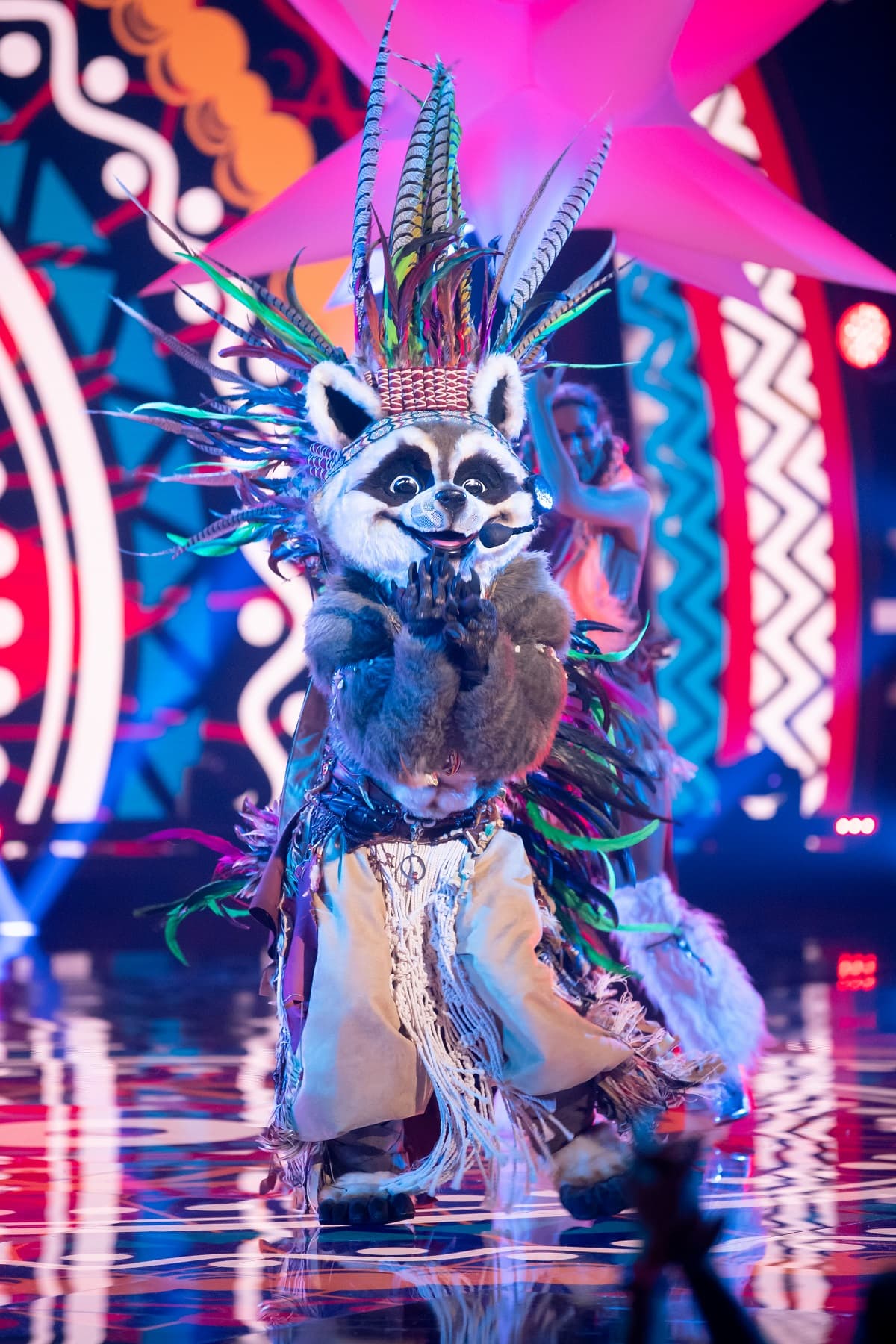 Apache. En cada una de sus apariciones, el personaje se roba el corazón de los investigadores y del público por su manera tan especial de bailar.