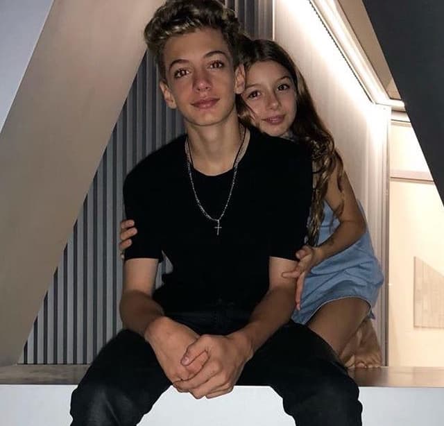 Pese a la diferencia de edad que existe entre ellos, ambos hermanos suelen compartir cuánto se quieren y lo bien que se llevan.