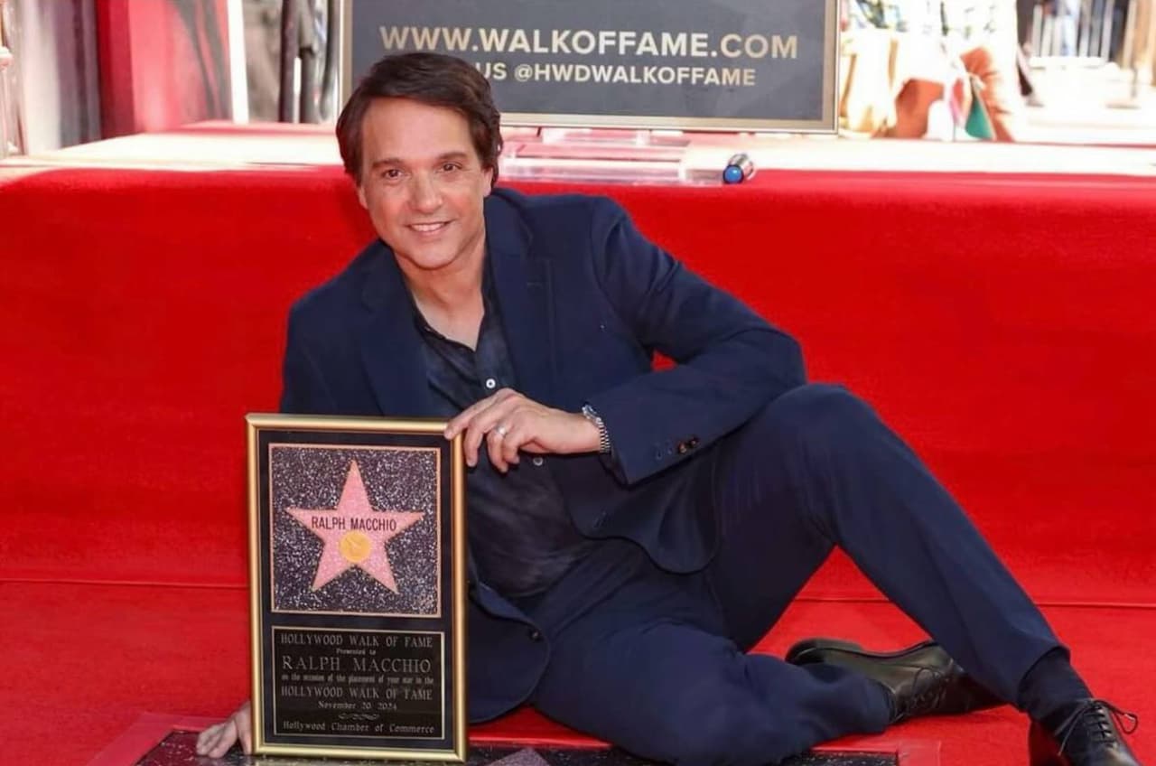 Ralph Macchio entra de un 'karatazo' al Paseo de la Fama de Hollywood 
