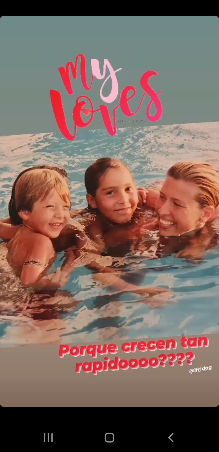 Pese a las declaraciones de la hija de Silvia Pinal, las fotografías muestran lo contrario y es que Beatriz Pasquel no solo dejó ver que Frida Sofía convivía constantemente con ellos y la trataba, como hasta la fecha, como una hija más.