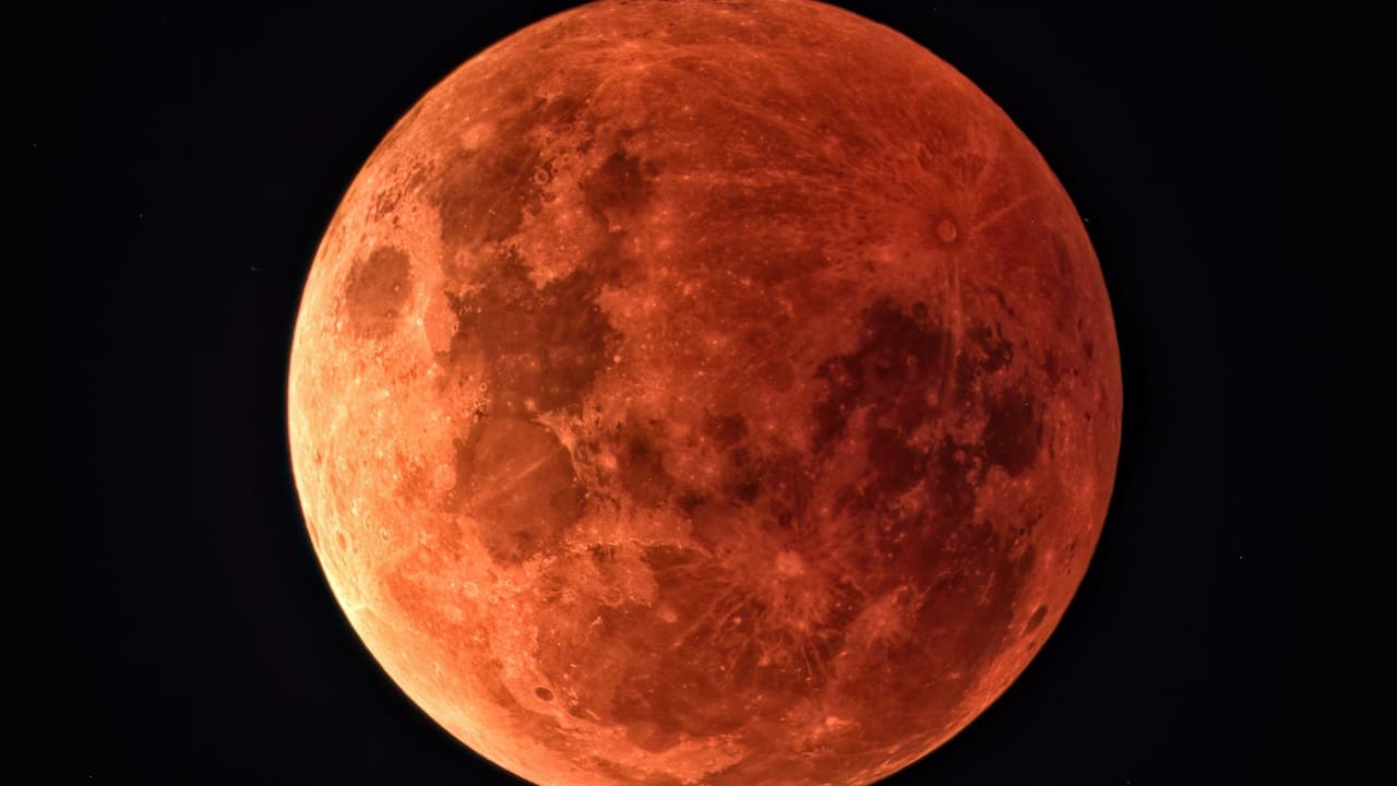 Eclipse Lunar 2025: ¿Cuándo y cómo verlo?