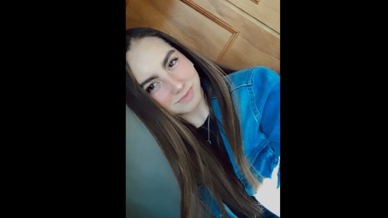 Aunque Vanessa Pfeiffer mantiene su cuenta de Instagram privada, sí se han viralizado algunas fotografías que comparte junto al hijo menor de Victoria Ruffo y Omar Fayad.