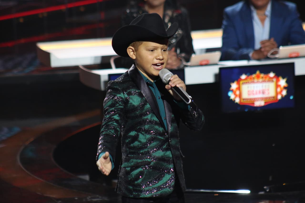 El reto inició con "Canelito", quien impactó con su interpretación de "Vas a Llorar por Mí", de la banda El Recodo.