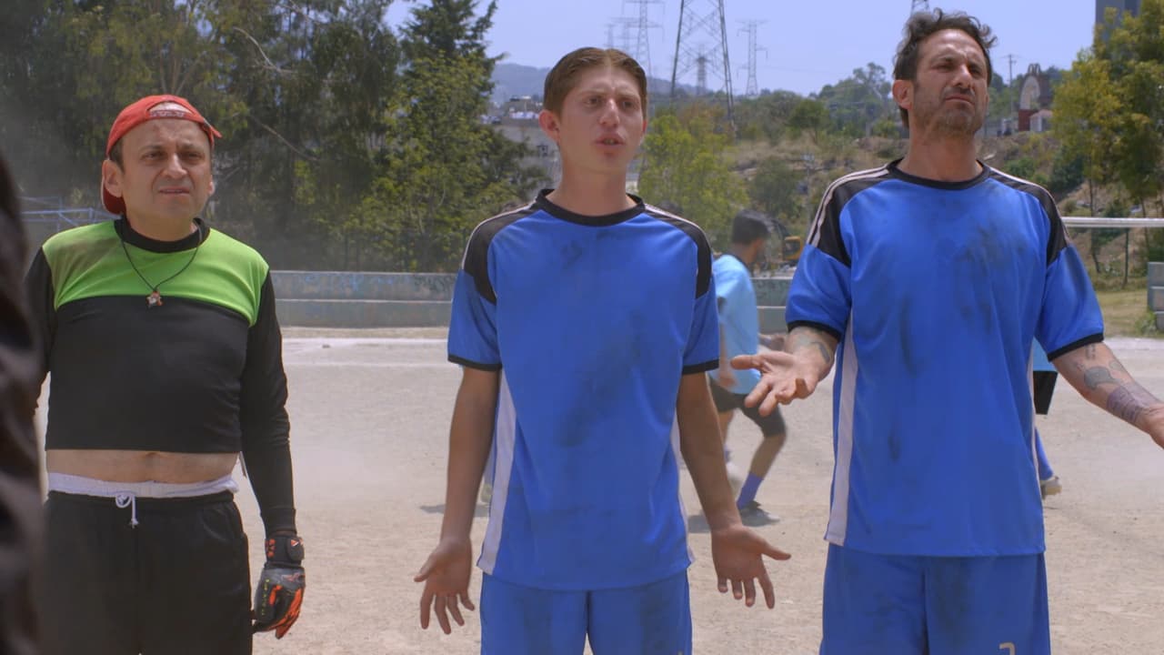 Se integró al equipo de fútbol de los 'Vecinos', con quienes jugaba desde niño.