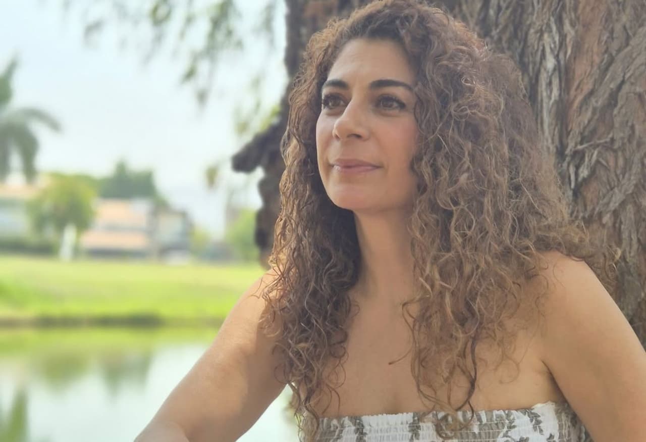 Ana Ferro responde a críticas por lanzar las cenizas de Fernando del Solar al mar, sin la presencia de sus hijos