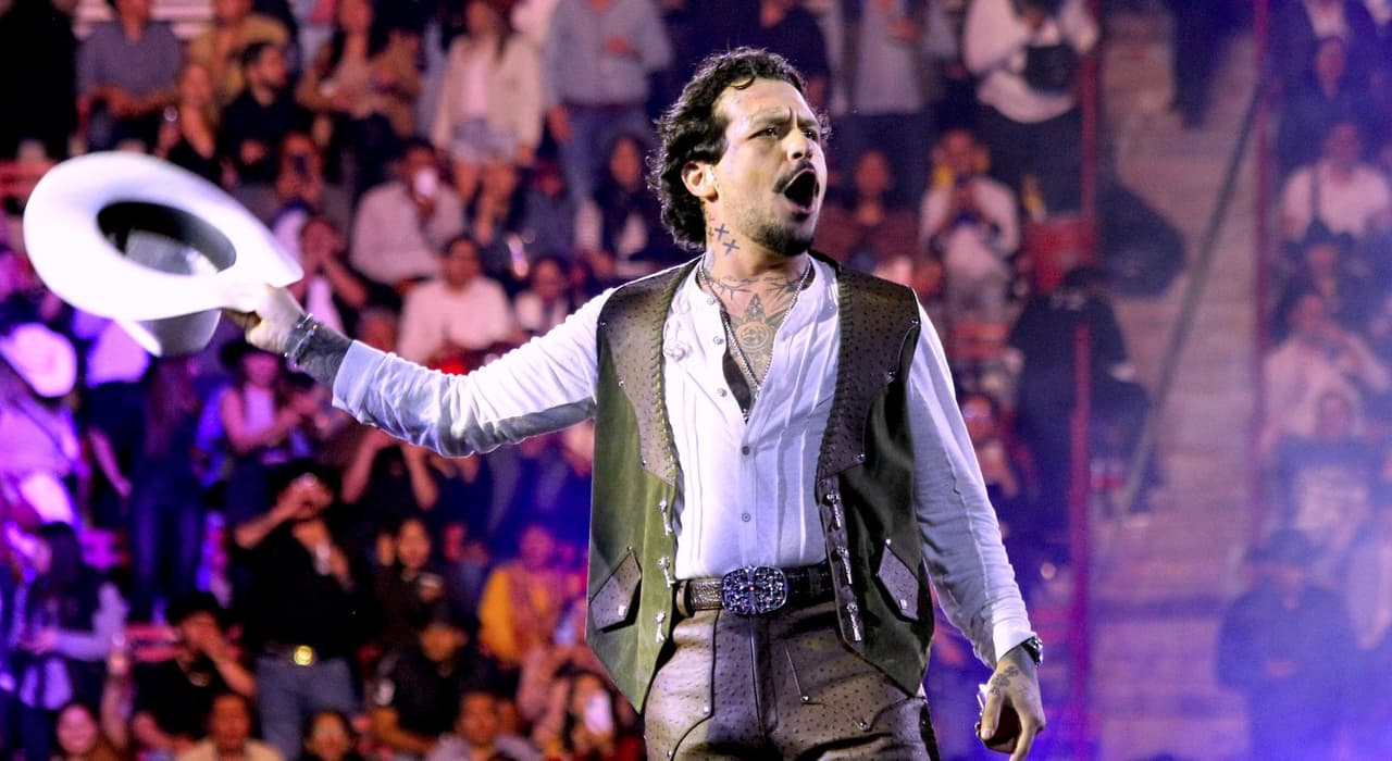 Christian Nodal estrena su nuevo tema ‘X Perro’ y las redes estallan: ¿está dedicado a Belinda? 