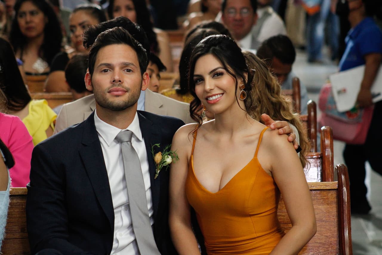 Emmanuel Palomares y Mildred Feuchter posaron para la cámara de Las Estrellas.