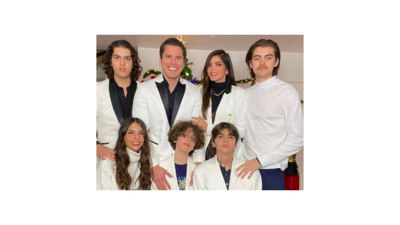 Ana Bárbara juto a todos sus hijos.