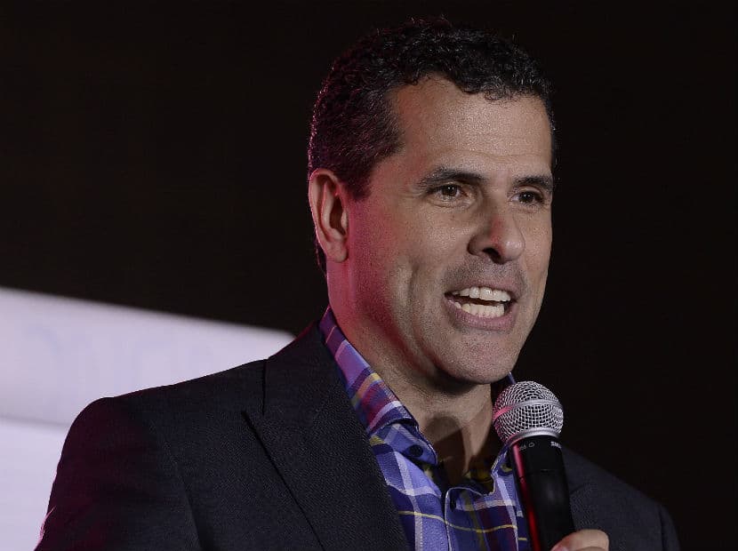 Marco Antonio Regil conmemora el primer aniversario luctuoso de su mamá
