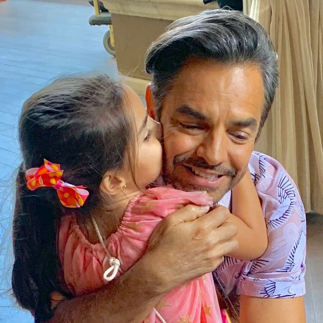 Eugenio Derbez comparte video con Aitana: "Estoy de papá soltero"