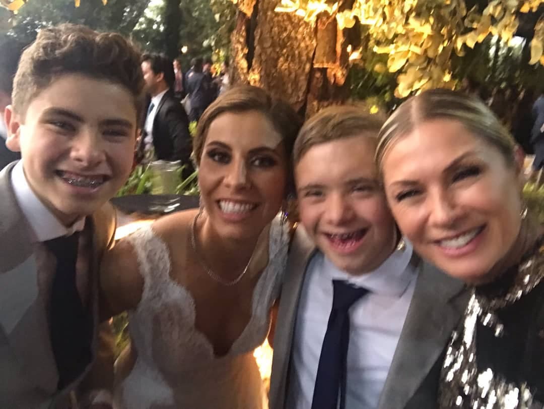 Juan Collado se ha casado en tres ocasiones distintas. Su primer enlace nupcial ocurrió con María Mar Dot Bohigas, con quien tuvo dos hijos: Juan y Mar Collado.
