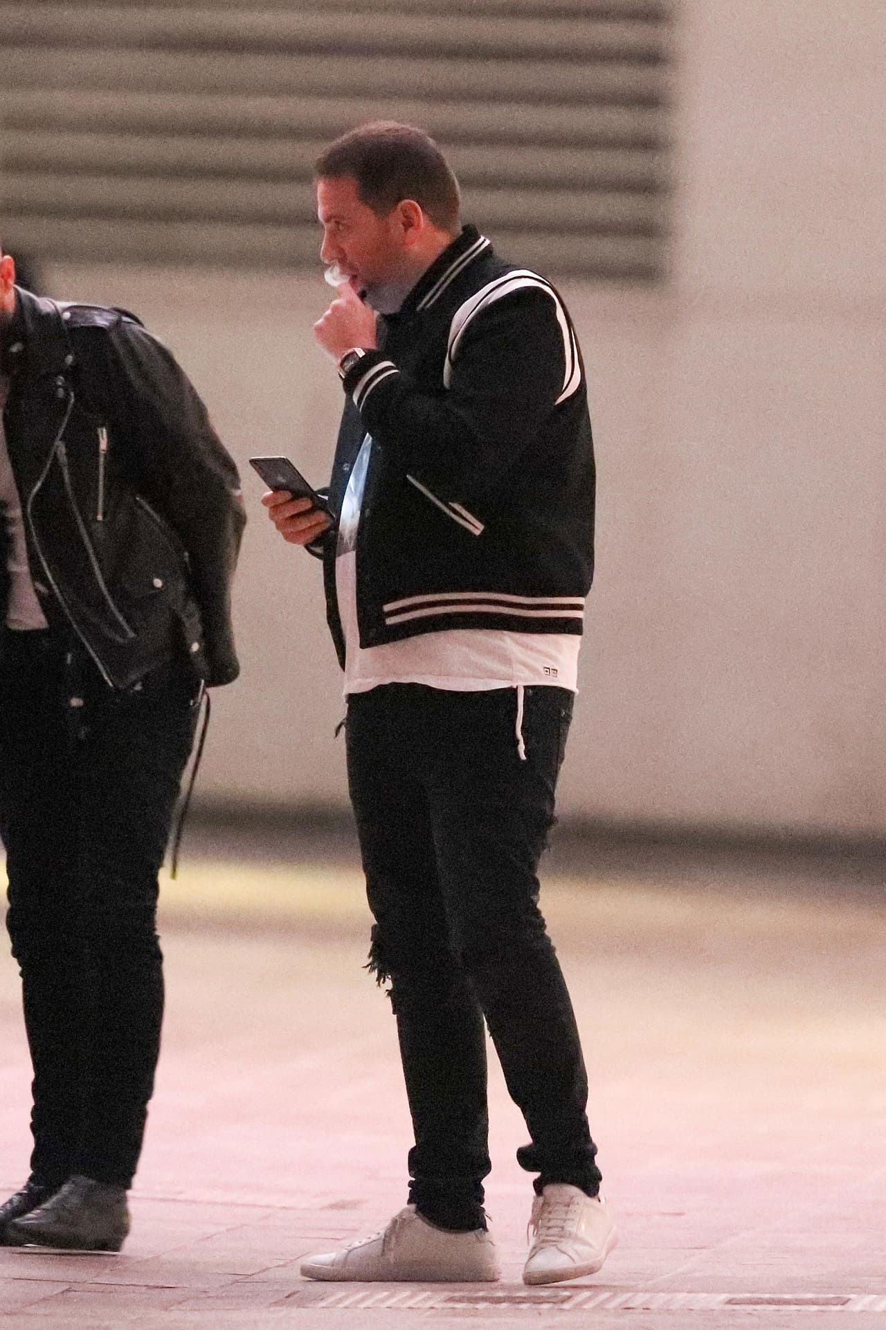 Jonah Hill, la estrella de ‘Maniac’, fue muy casual al evento