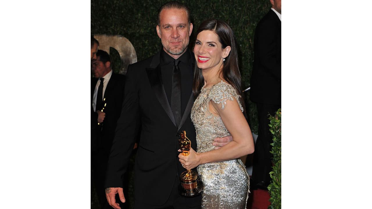 <h2 class="cms-H2-H2">Sandra Bullock y Chad Lowe</h2>