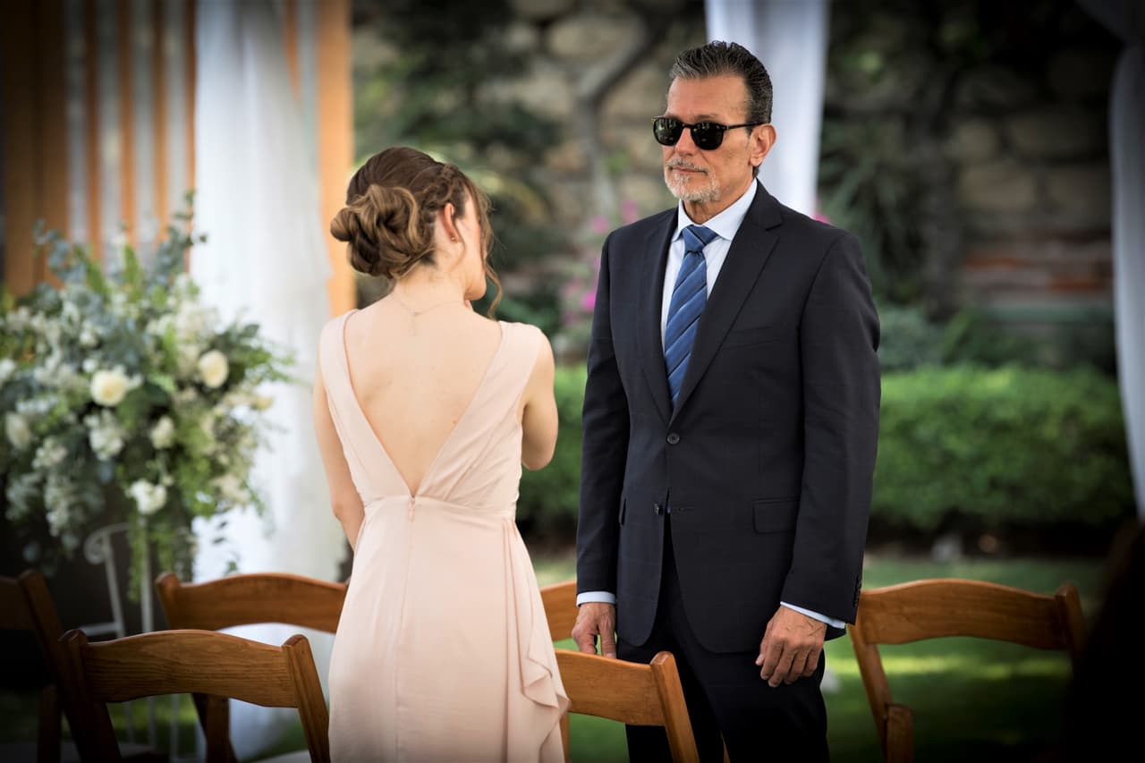 'Marina' habla con 'Olmo' sobre cómo se encuentra y lo que pasa con 'Pedro'.