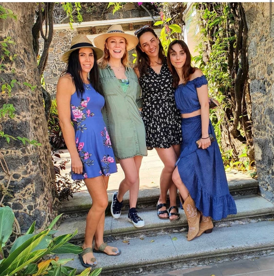 El pasado fin de semana, las conductoras del programa 'Netas Divinas', Paola Rojas, Daniela Magún, Consuelo Duval y Natalia Téllez, realizaron un divertido viaje de chicas al pueblo mágico Tepoztlán, ubicado en el estado de Morelos.