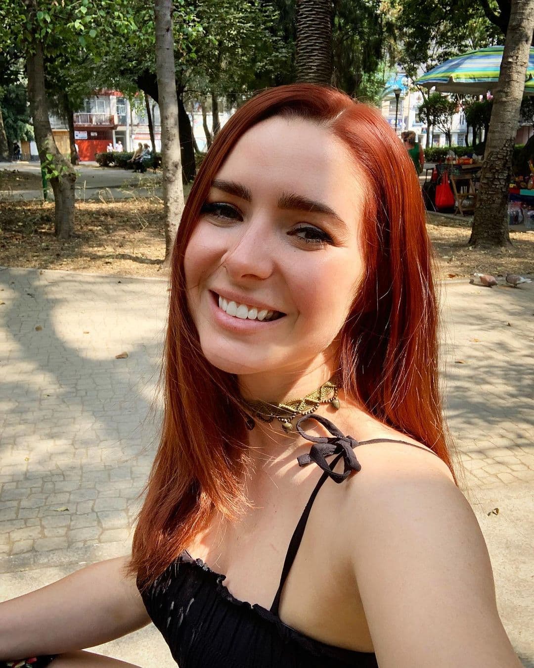 Fue a través de su cuenta oficial de Instagram que la estrella de telenovelas publicó una imagen de su infancia, donde aproximadamente tenía entre cinco y seis años de edad.