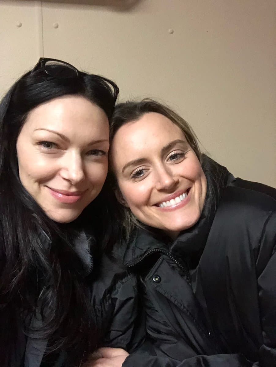 Y compartió una foto con Taylor Schilling
