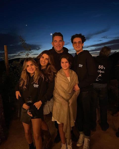 “Te amo mi nena hermosa. Qué regalo más grande disfrutar de ti cada día”, escribió la actriz de 51 años, quien también es mamá de Romina y Sebastián Poza, en sus historias de Instagram. 
<br>