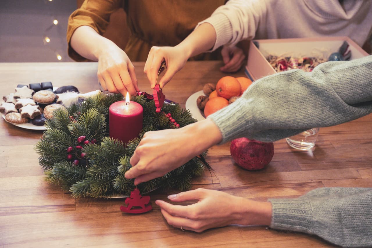 Corona de adviento: ¿qué significa y de qué color deben ser sus velas?