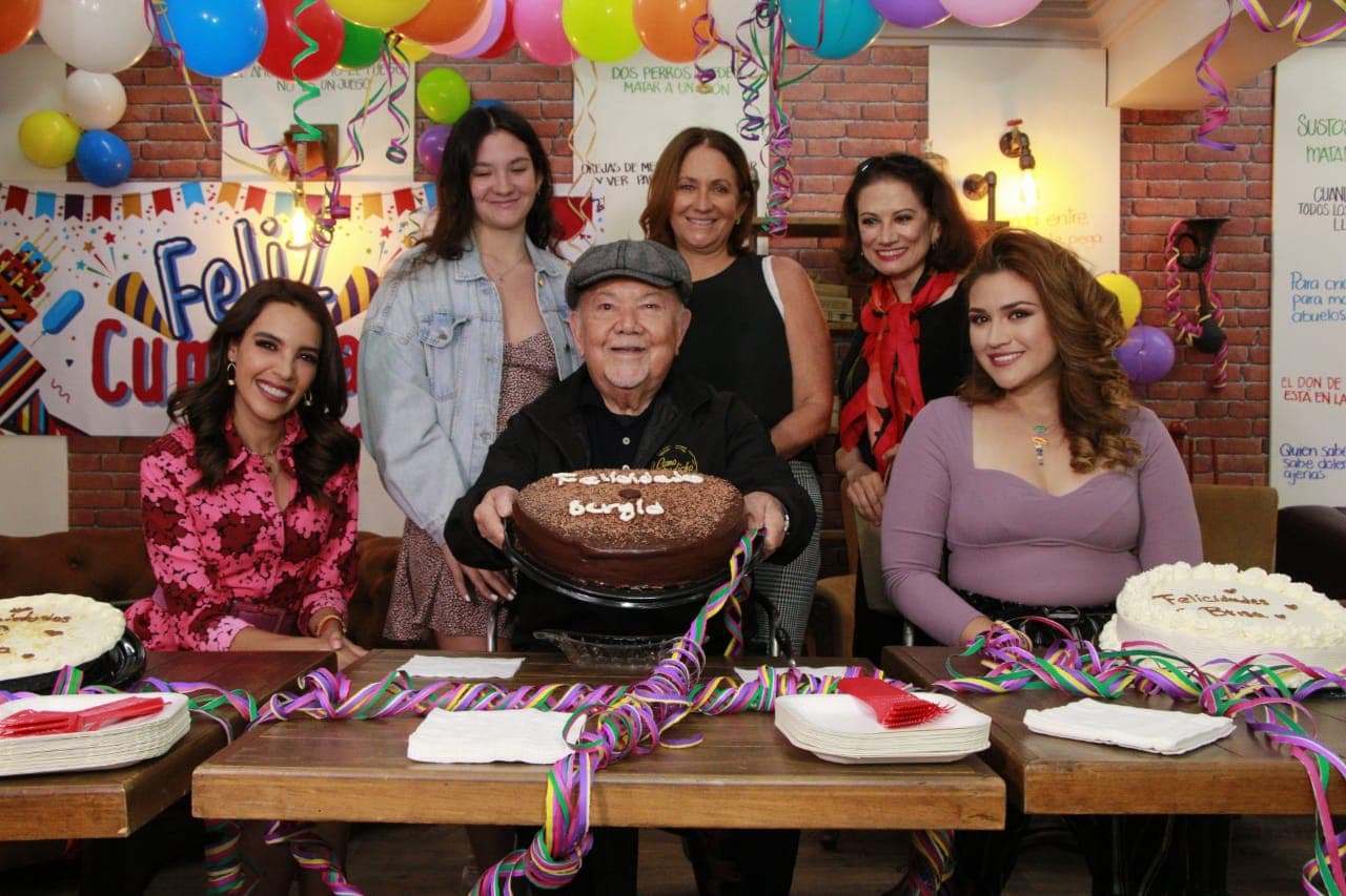 'Como dice el dicho' festeja el cumpleaños de Sergio Corona