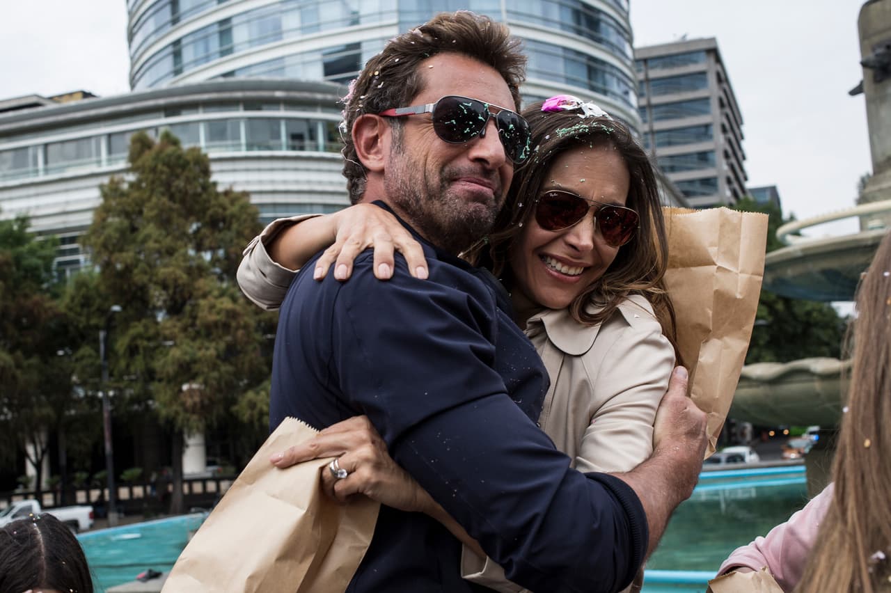 'Nico' y 'Victoria' vivieron una romántica luna de miel acompañados por sus hijas en la Ciudad de México, ¡donde se subieron al turibús para conocer puntos importantes de la capital!