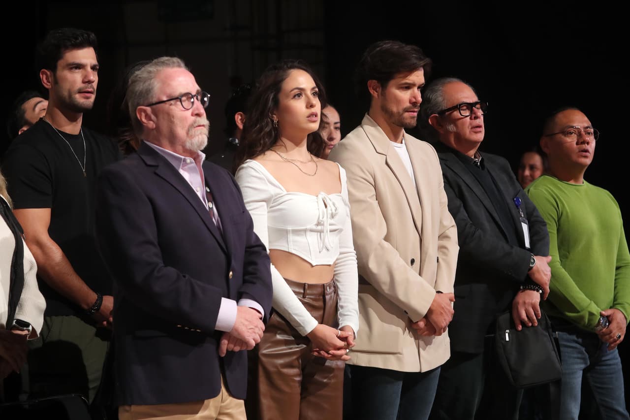 Nacho Sada, Karla Esquivel y Brandon Peniche acudieron este miércoles a la celebración por el inicio de grabaciones de 'Nadie como tú', título oficial de esta nueva producción que llegará próximamente a Las Estrellas.