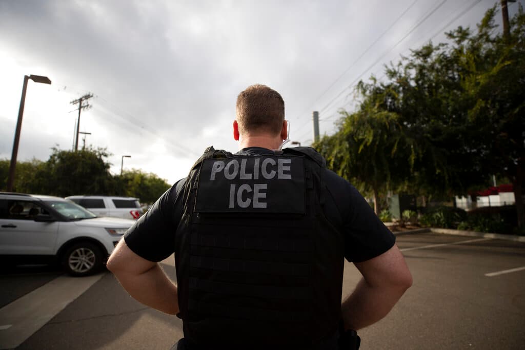 En Puerto Rico los inmigrantes indocumentados pueden sacar licencias de conducir, luego ICE los busca en sus casas 