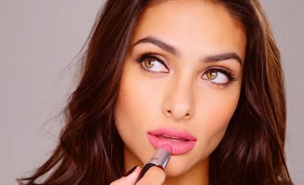 Después de ser imágen de diferentes marcas de maquillaje, la actriz ahora se aventura a trabajar en esta industria, por lo que se encuentra en el proceso del lanzamiento de su propia firma al lado de Belinda.