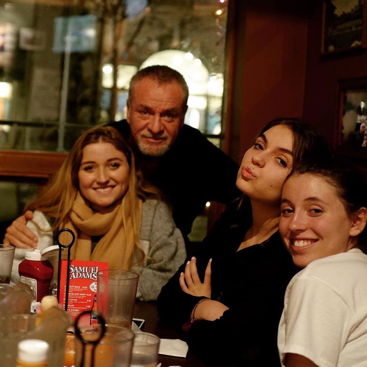 José Alberto Castro celebra su cumpleaños en Las Vegas con sus hijas