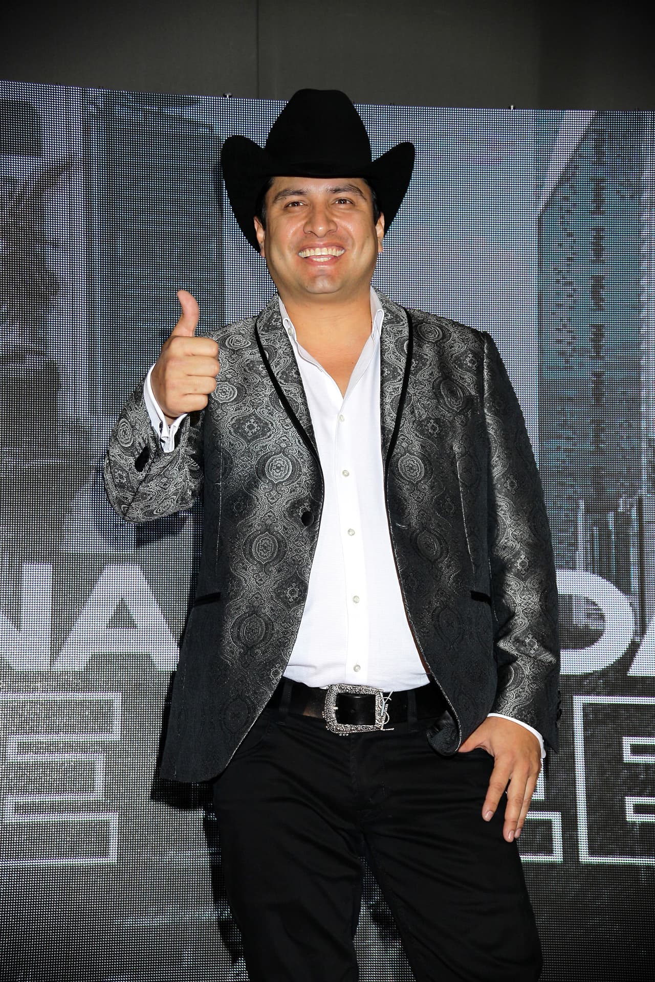 Julión Álvarez ya alista su regreso a los escenarios y anuncia concierto en vivo