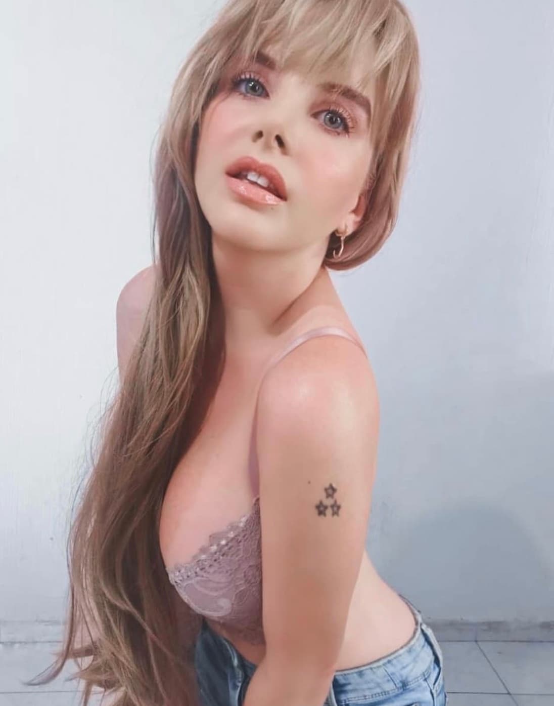 Fue el pasado 30 de agosto, que la actriz mostró esta nueva apariencia a sus más de 150 mil seguidores en Instagram, con una serie de imágenes en las que apuntó: "Alma inquieta, espíritu de mar".