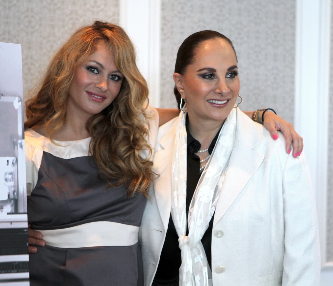 Tras rumores de crisis, mamá de Paulina Rubio llama a periodistas: “feas y frustradas"