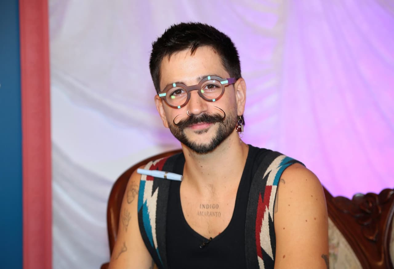 Camilo impacta al revelar que tiene cuadros pintados con la sangre de sus hijas