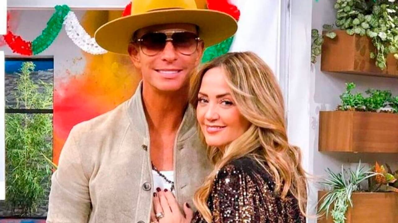 Andrea Legarreta “rechaza” un beso de su esposo Erik Rubín
