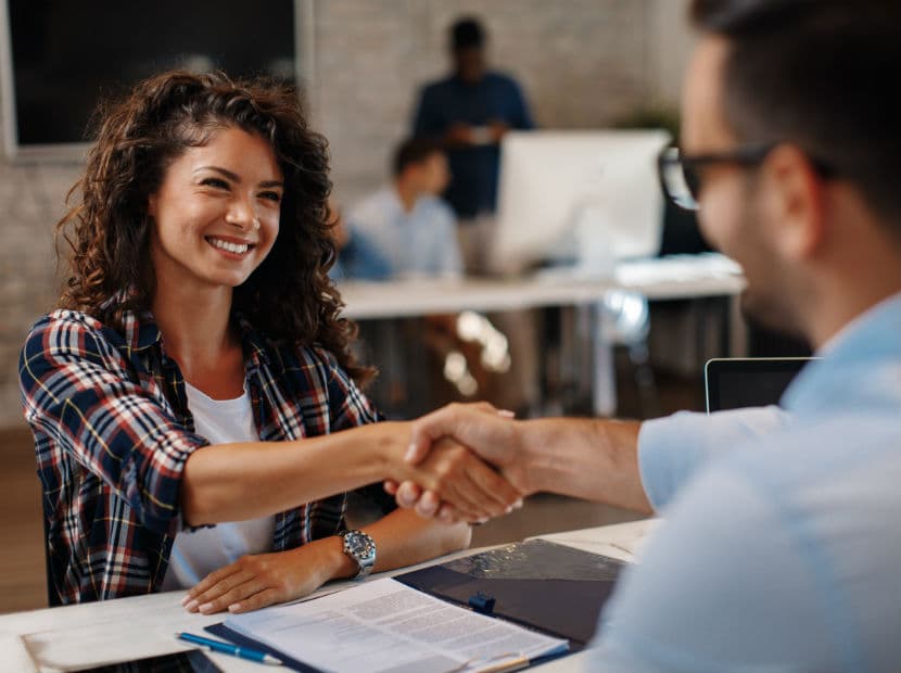 Si tienes miedo, toma tu cuarzo y pide que te de la energía necesaria para salir adelante; igual funciona ante un examen o entrevista de trabajo.