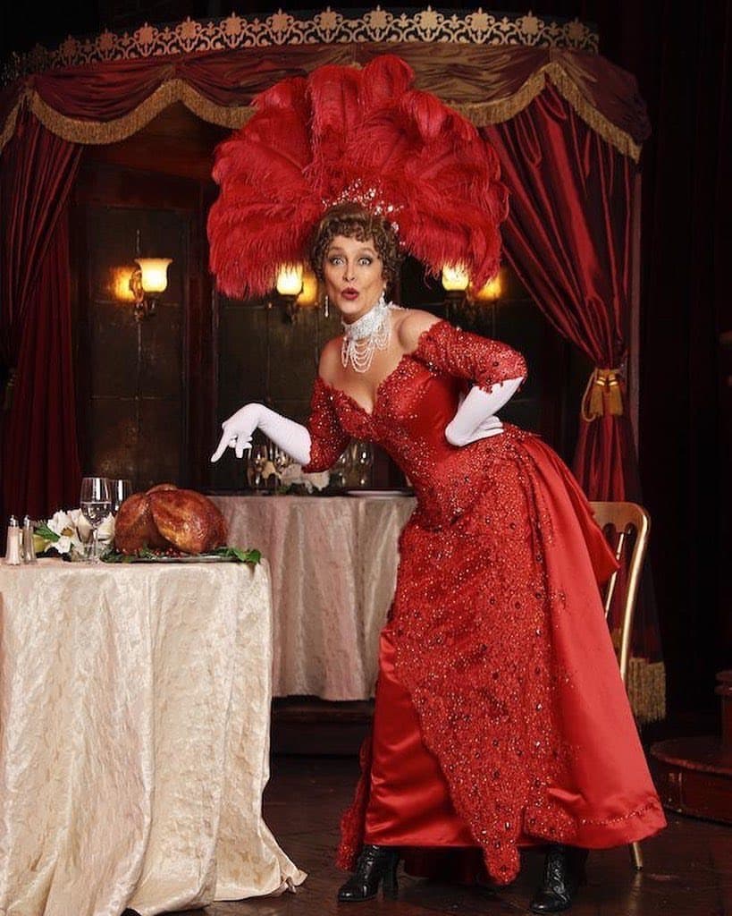 Romo recién terminó sus presentaciones en 'Hello, Dolly!' El musical estuvo en escena casi un año y tres meses donde la actriz y cantante hizo gala de su histrionismo.
