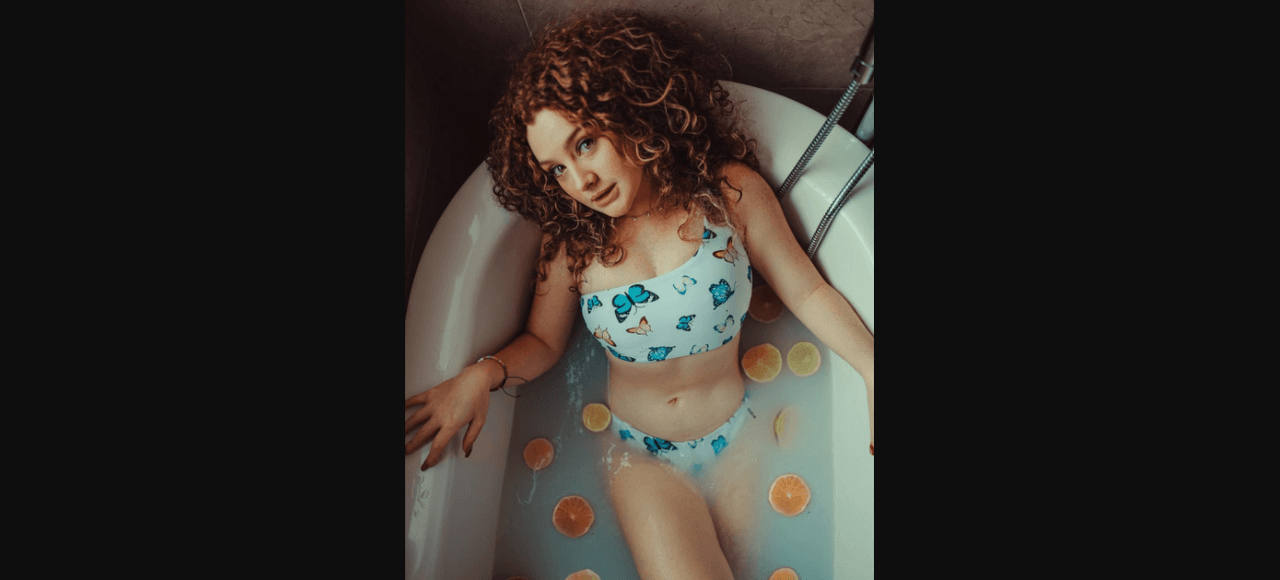 No es la primera vez que la actriz causa revuelo en redes sociales, en distintas ocasiones ha llamado la atención por lucir su torneada figura en diminutos bikinis.