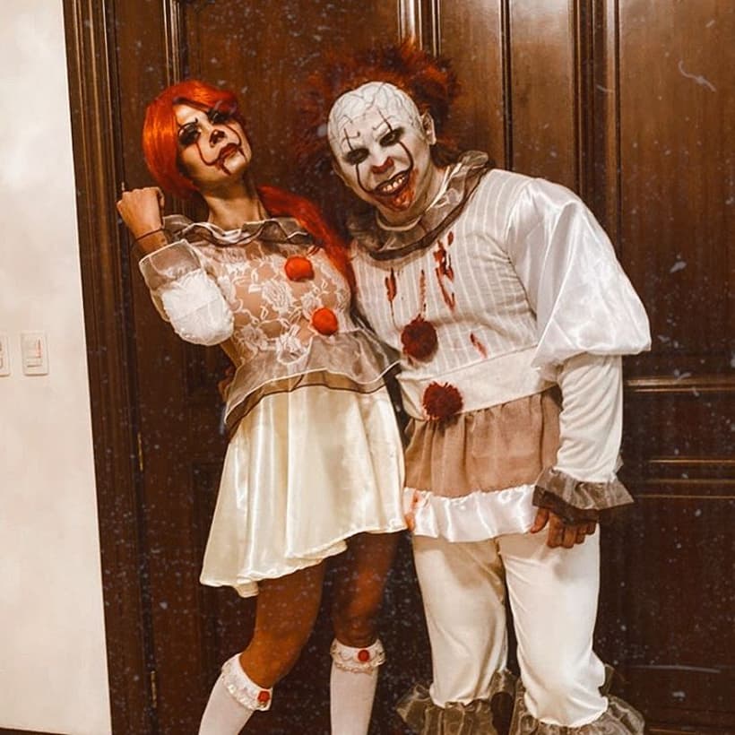 Edwin Luna y Kimberly Flores eligieron a ‘Pennywise’ de la nueva versión de 'It', además disfrazaron a sus hijos de ‘Chucky’ y ‘Annabelle’.