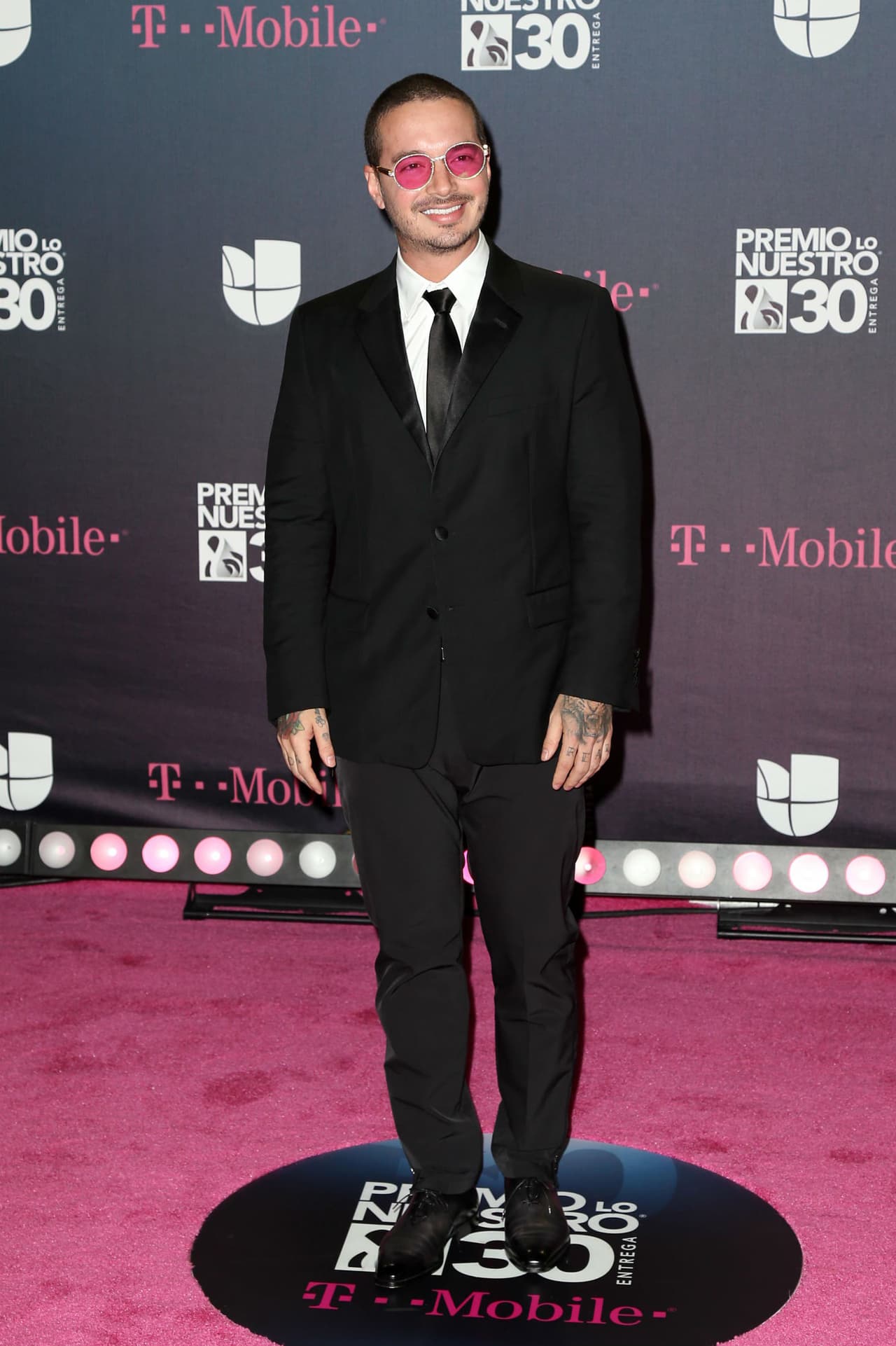 J Balvin, ¡imposible que faltara esta noche!