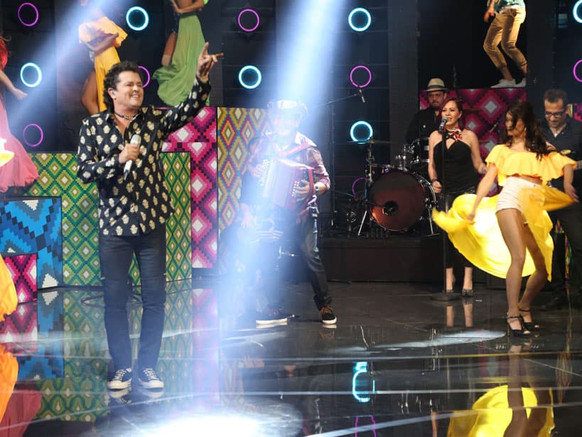 Carlos Vives llegó a 'Al final... Todo queda en familia' para deleitar con su música y buen ritmo.
