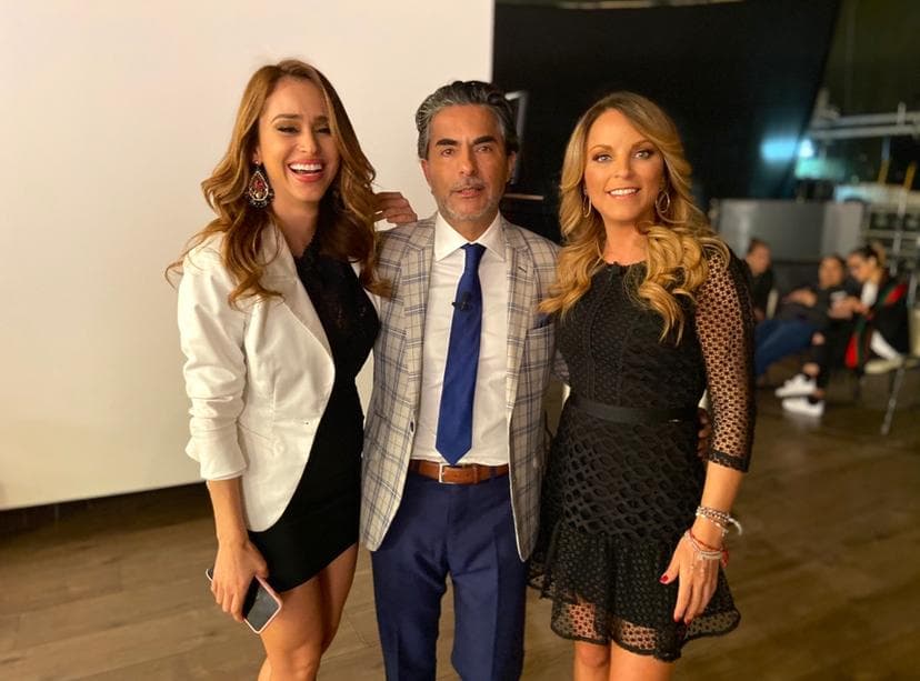 Las razones de María Amalia eran claras: la amistad que los unía y lo público que es el conductor del programa ‘Hoy’.“En la vacación de diciembre (empezaron) las llamadas, mañana, tarde y noche; facetime, mensajes, y en enero fue de ‘por favor vamos a comer’, dije, ‘bueno’ y de ese día a hoy no nos hemos separado”, contó entre risas Aguilar.