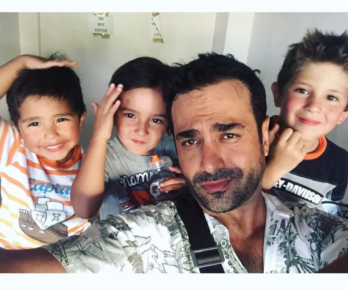 Como pocas veces Ariel Miramontes, ‘Albertano’, muestra a sus hijos y enternece las redes