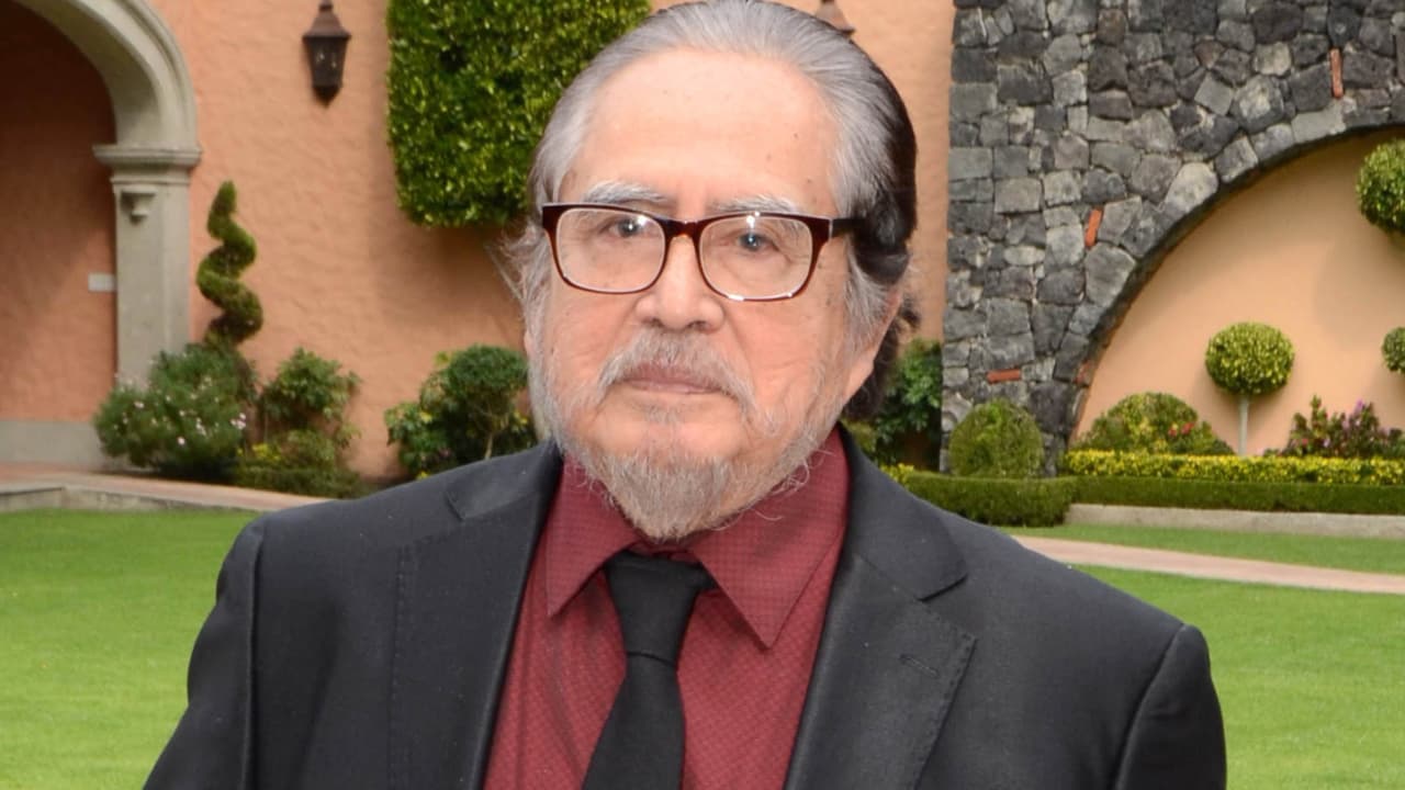 Ernesto Gómez Cruz recibió homenaje