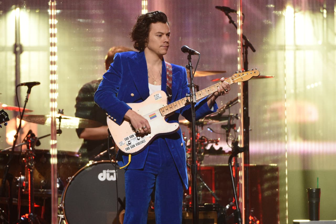 Aparece misterioso mensaje de Harry Styles en las calles y los fans esperan música nueva