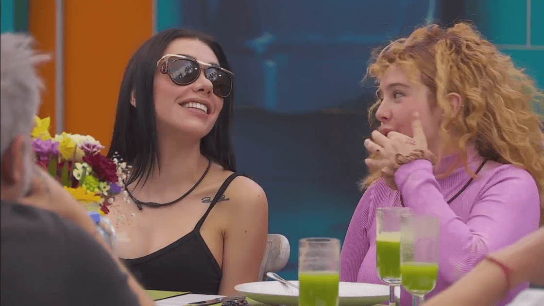 Karime en la convivencia con Bárbara de Regil en La Casa de los Fmosos México