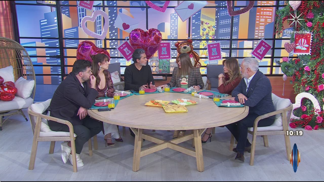 Conductora de Hoy se quiebra tras muerte de conductor de Televisa; en vivo, envía conmovedor mensaje