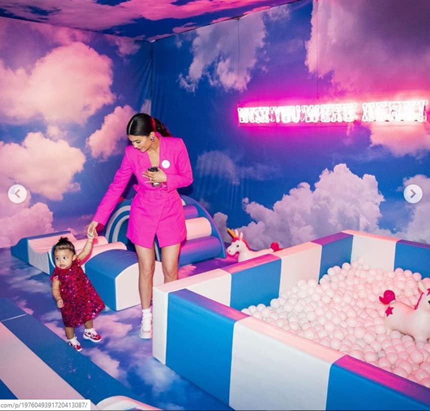 Para celebrar el primer año de Stormi, en febrero de 2019, Kylie Jenner recreó un parque de diversiones, el cual contó con toboganes, dos carruseles, un pastel giratorio, música en vivo, una tienda de recuerdos y un inflable con el rostro de la bebé.